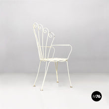 画像をギャラリービューアに読み込む, White wrought iron garden chairs, 1960s
