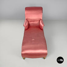 Load image into Gallery viewer, Chaise longue in pink satin and golden wood, 1800s
