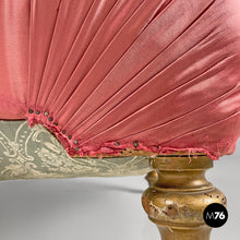 Load image into Gallery viewer, Chaise longue in pink satin and golden wood, 1800s
