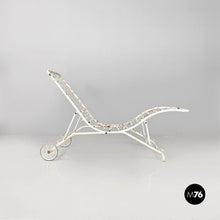 将图片加载到图库查看器，White iron garden deck-chair or chaise longue, 1960s
