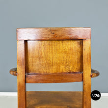 画像をギャラリービューアに読み込む, Walnut chair with armrests, 1900s
