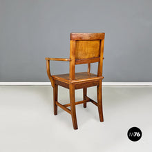 画像をギャラリービューアに読み込む, Walnut chair with armrests, 1900s
