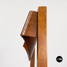 将图片加载到图库查看器，Wooden chair with leather seat, 1960s
