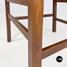 将图片加载到图库查看器，Wooden chair with leather seat, 1960s
