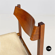 将图片加载到图库查看器，Wooden chair with leather seat, 1960s
