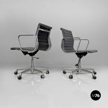 Carica l&#39;immagine nel visualizzatore di Gallery, Dark grey leather office chairs EA108 by Charles and Ray Eames for ICF, 1970s

