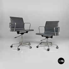 Carica l&#39;immagine nel visualizzatore di Gallery, Dark grey leather office chairs EA108 by Charles and Ray Eames for ICF, 1970s

