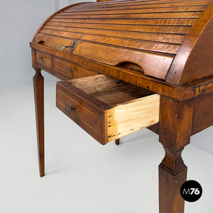 Wooden desk with shutter, 1700s