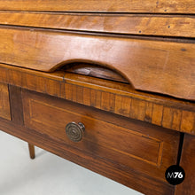 画像をギャラリービューアに読み込む, Wooden desk with shutter, 1700s
