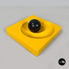 Charger l&#39;image dans la galerie, Yellow and black plastic Spiros ashtray by Eleonore Peduzzi Riva for Artemide, 1970s
