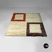 Carica l'immagine nel visualizzatore di Gallery, Medium-pile rug in beige, red and brown, 1970s
