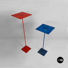 将图片加载到图库查看器，Square red and blue metal pedestals, 1970s

