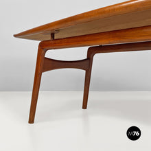 Carica l&#39;immagine nel visualizzatore di Gallery, Danish, teak Surfboard coffee table by Hovmand-Olsen for Mogens Kold, 1960s.
