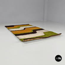 画像をギャラリービューアに読み込む, Rectangular rug with wavy bands, 1970s
