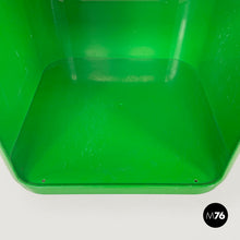 Charger l&#39;image dans la galerie, Green plastic coffee table 4979 by Anna Castelli for Kartell, 1970s
