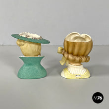 画像をギャラリービューアに読み込む, Ceramic head vases finely decorated and accessorized, first half of the 1900s
