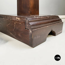 将图片加载到图库查看器，Wood side tables or pedestals, early 1900s
