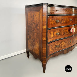 Baroque chests of drawers in wood, 1730-1740s