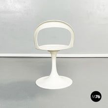 Carica l&#39;immagine nel visualizzatore di Gallery, White plastic chairs, 1970s
