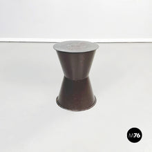 Carica l&#39;immagine nel visualizzatore di Gallery, Ethnic table and stools in brown metal, 1990s
