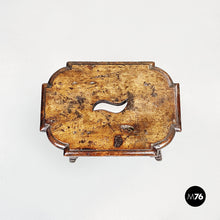 画像をギャラリービューアに読み込む, Antiques stool in walnut wood, 1600s
