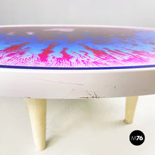 将图片加载到图库查看器，Coffee table with tie dye effect, 1970s
