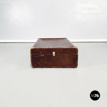 将图片加载到图库查看器，Luggage in brown leather, 1970s
