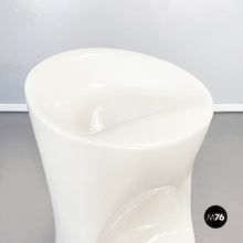 Carica l&#39;immagine nel visualizzatore di Gallery, White plastic stool, 2000s

