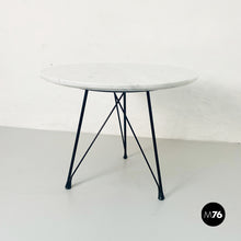 Load image into Gallery viewer, Round coffee table in marble and black enamelled metal, 1960s
