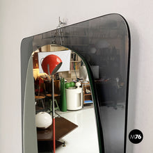 将图片加载到图库查看器，Gray glass mirror, 1970s
