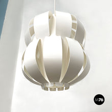 将图片加载到图库查看器，White plastic Room Light model chandelier, 1960s
