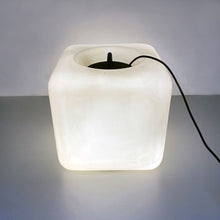 Carica l&#39;immagine nel visualizzatore di Gallery, Opaline glass lamp by Giorgio De Ferrari for VeArt, 1970s
