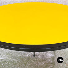 画像をギャラリービューアに読み込む, Round yellow laminate and black metal bar table, 1950s
