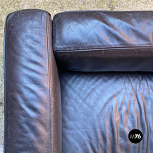 Carica l&#39;immagine nel visualizzatore di Gallery, Black metal and leather Lc3 armchairs by Le Corbusier, Jeannaret and Perriand for Cassina, 1990s
