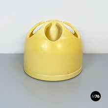 Load image into Gallery viewer, Pistil shape light yellow plastic umbrella stand, 1970s
