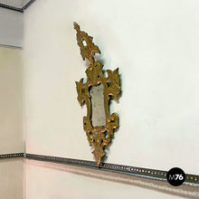 Load image into Gallery viewer, Baroque mercury glass mirror with with frame in gilded wood, 1700s
