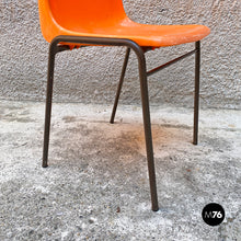 将图片加载到图库查看器，Stackable orange plastic chairs, 1960s

