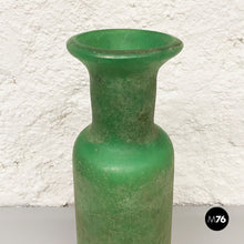 Carica l&#39;immagine nel visualizzatore di Gallery, Green scavo glass vase, 1960s
